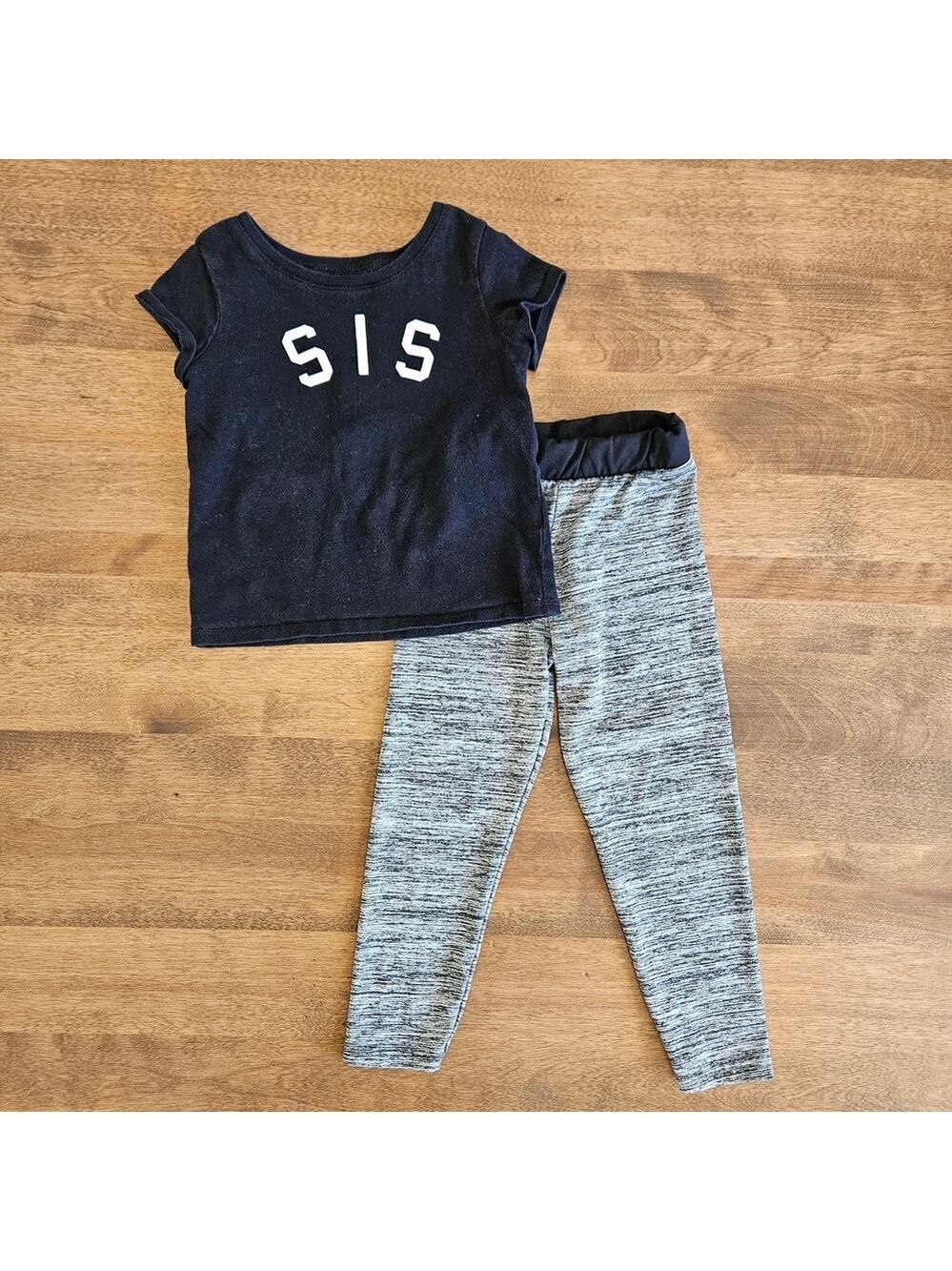 5/$25 The Children's Place 2T “SIS” Graphic Tee & Diva Grey Leggings Set